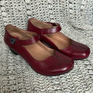 Taos Mary Jane - dark red